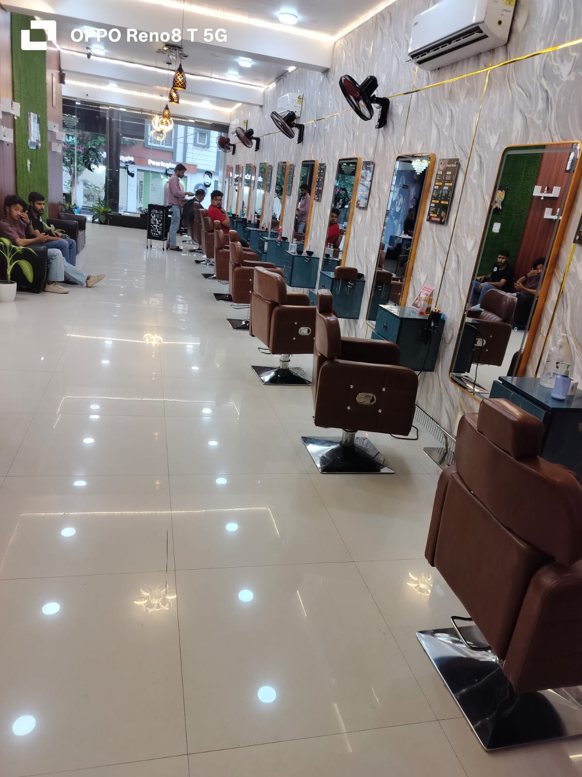 MU Unisex Salon gallery