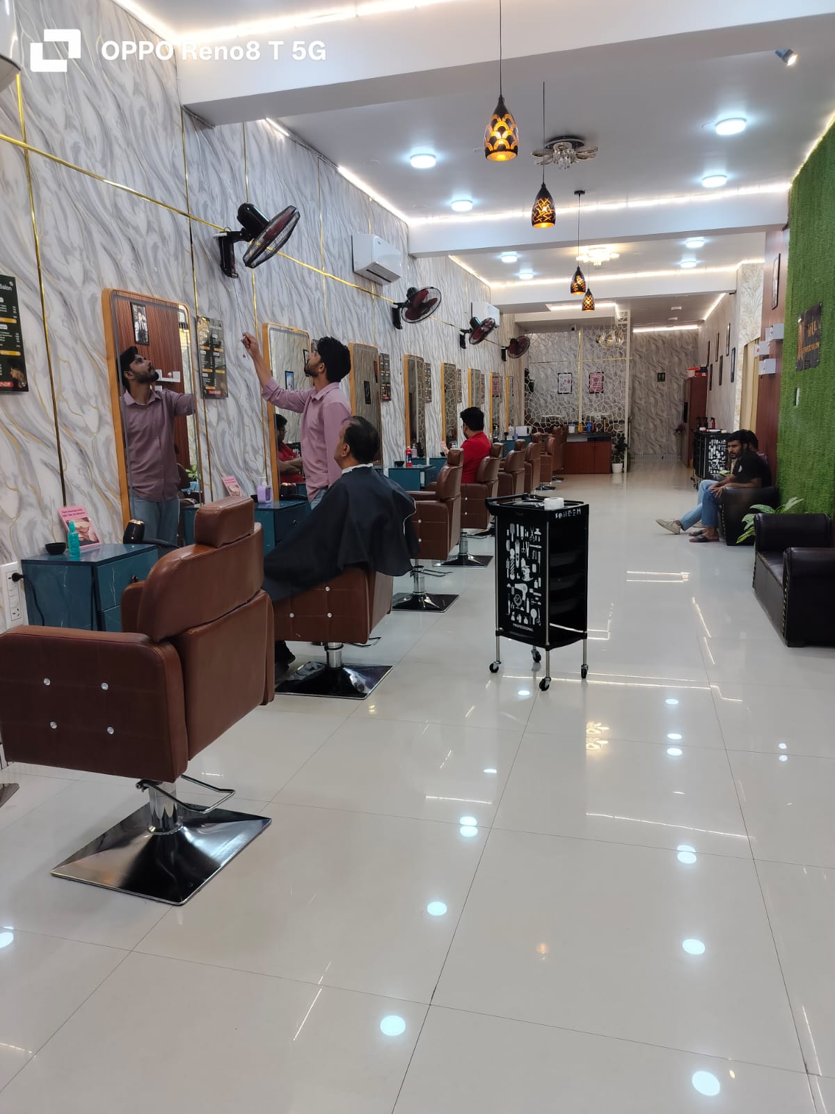 MU Unisex Salon gallery