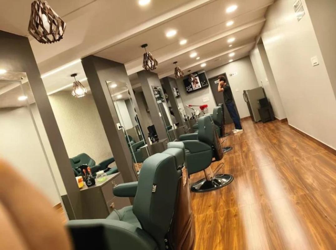 N75 The Family Salon gallery