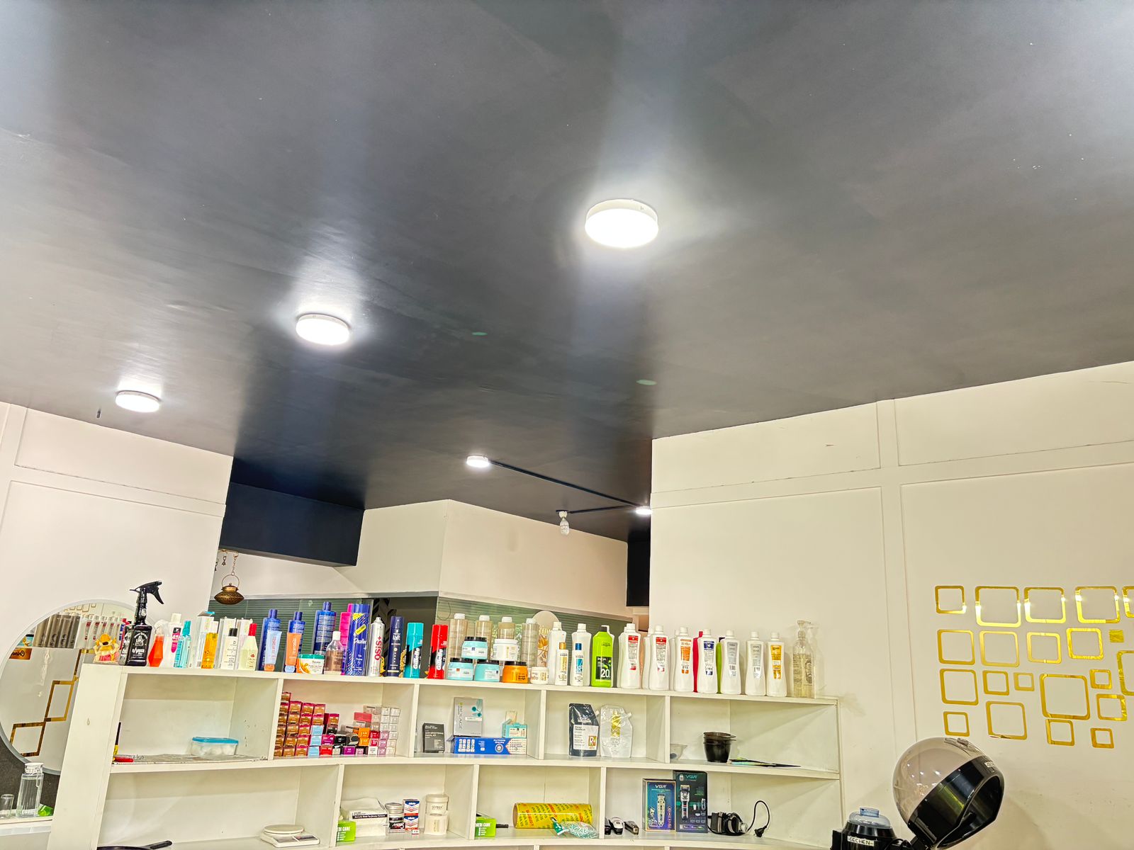 Divine 360 Unisex Salon gallery